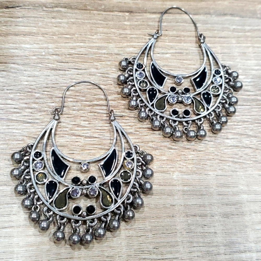 Dangle earrings